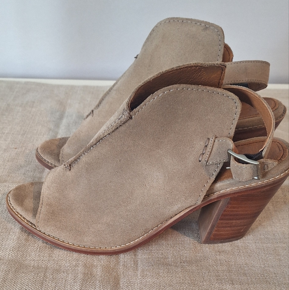 Frye Womens Shoes Size 9.5 Tan Suede Slingback Heels